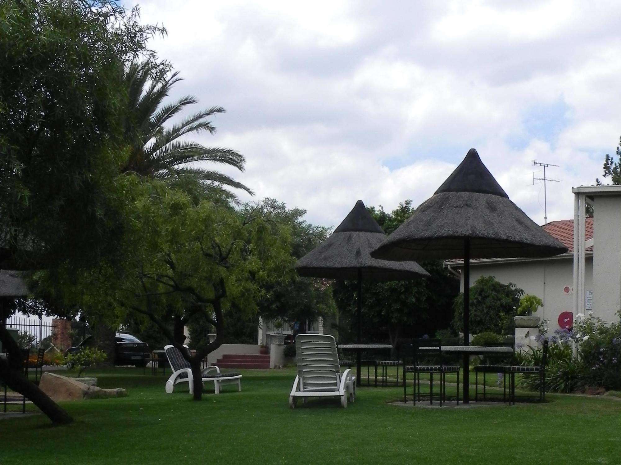 Cedarwoods Of סנדטון מראה חיצוני תמונה